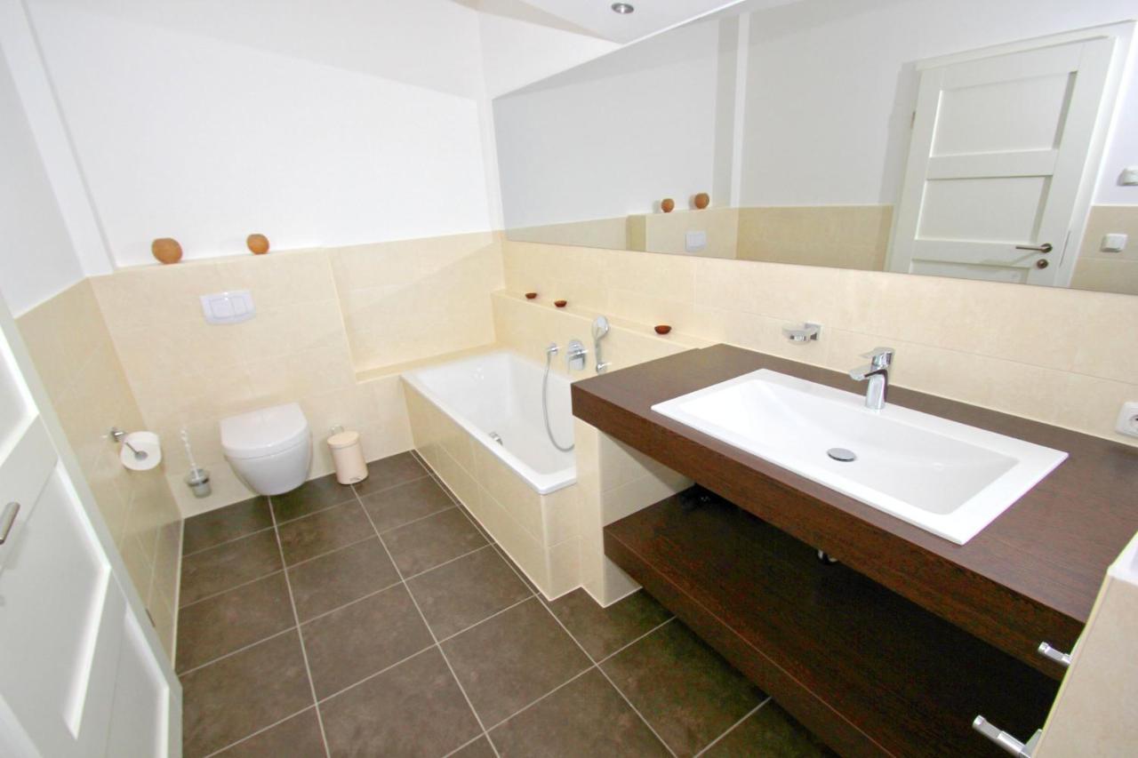 Hafennahe Penthousewohnung Mit Meerblick - Hafenresidenz Lauterbach Fewo 2-7 외부 사진