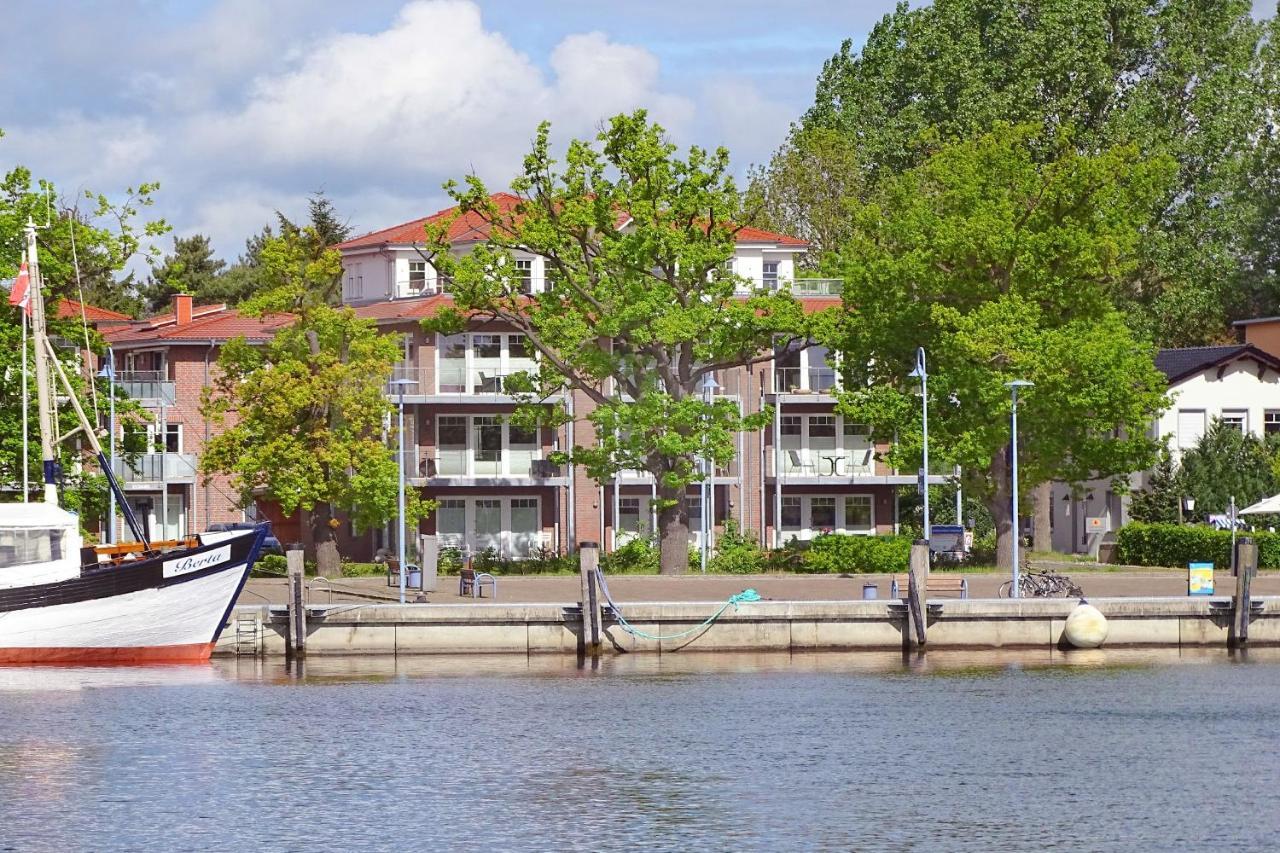Hafennahe Penthousewohnung Mit Meerblick - Hafenresidenz Lauterbach Fewo 2-7 외부 사진